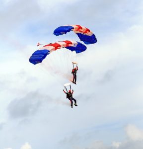 skydiving-1238276_1280